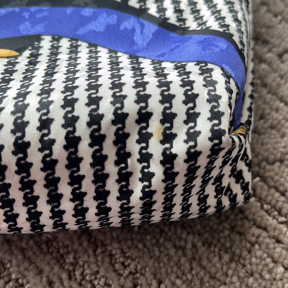 Christian Dior Cosmetic Pouch - Picture 4 of 9